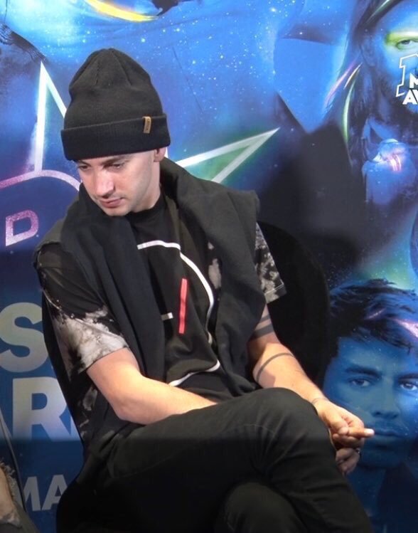 jeonghabit's tweet image. quem são os maiores fãs de twenty one pilots e pq os próprios tyler joseph e joshua dun