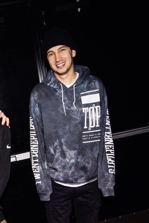 jeonghabit's tweet image. quem são os maiores fãs de twenty one pilots e pq os próprios tyler joseph e joshua dun