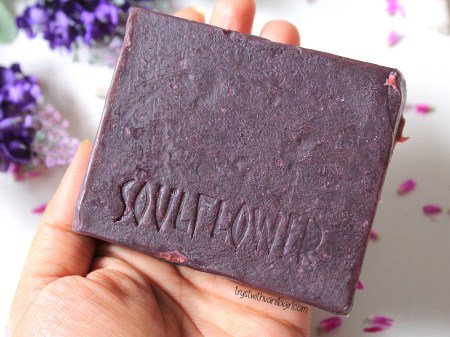 MeVanillagirl's tweet photo. Soulflower Lavender Everyskin Soap Review #soulflower #SLSfreesoap #soapreview https://t.co/vFVy2w2fhp https://t.co/CDGarFXxLR