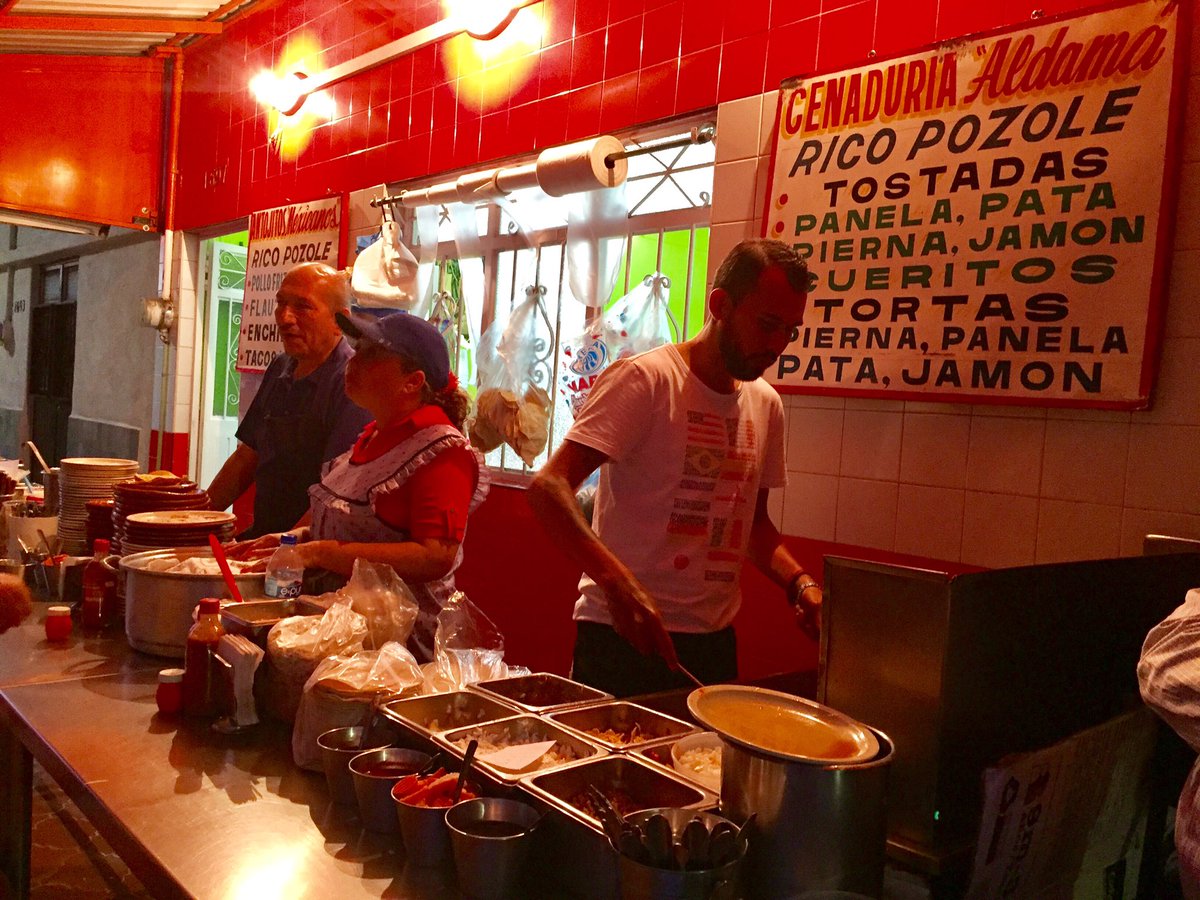 Fuimos con nuestros amigos a la cenaduría Aldama en la Zona del Vestir, platicamos sobre los temas de la ciudad que más nos preocupan.