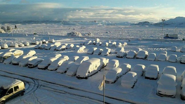 Cooperativa's tweet photo. Histórico: Bariloche registró temperaturas de -25,4 grados #CooperativaTeInforma https://t.co/3I8eizc7h5 https://t.co/sBhBMSqQsx