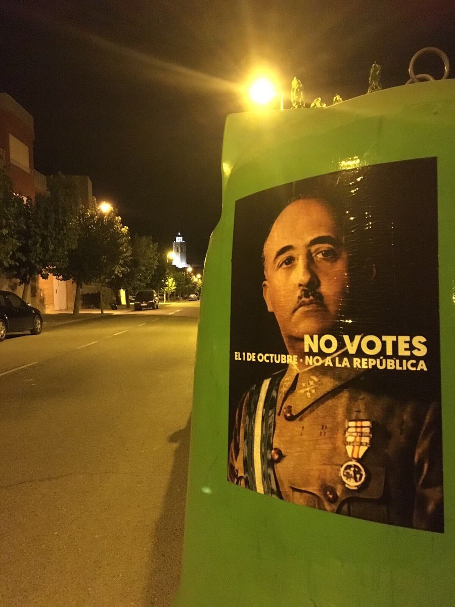 [CAT] Barcelona amanece con decenas de carteles en contra del referendum