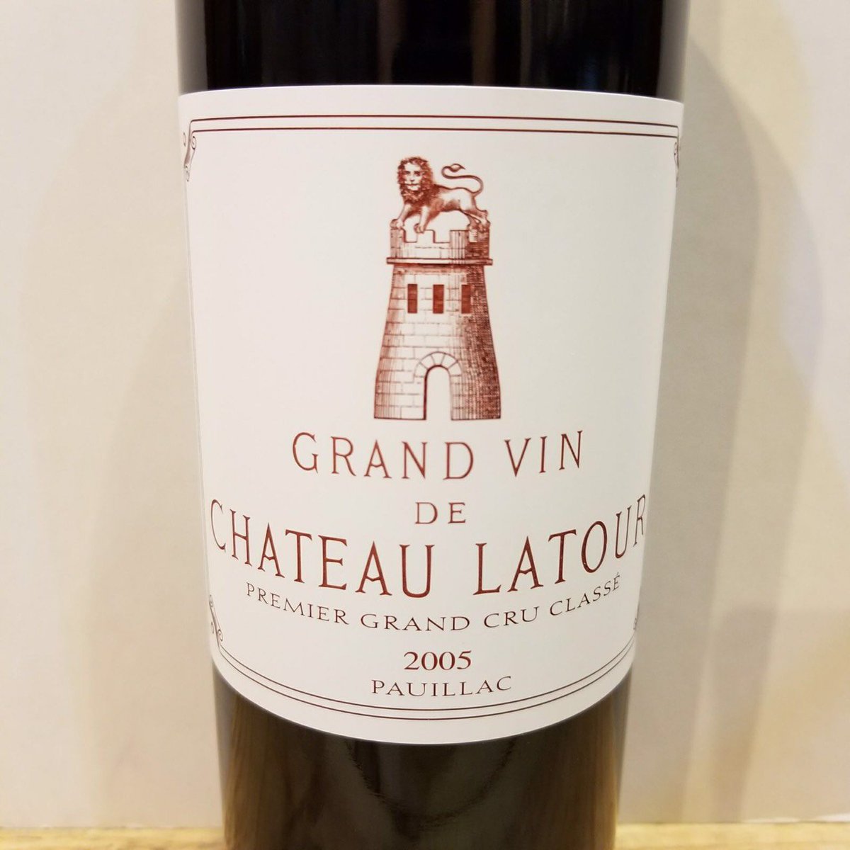 winecots's tweet photo. 100 points wine 2005 Chateau Latour is here at https://t.co/Jzwm2DZhg6 Bangkok Fine Wine Merchant #winecots #BKKwinelover #ไวน์ #ดื่มไวน์ https://t.co/nWN91QQiQP