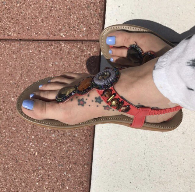 robinavidor's tweet photo. Super cute and comfy sandals from #azbro on Amazon #rockinrobin https://t.co/KIosxqYvTe