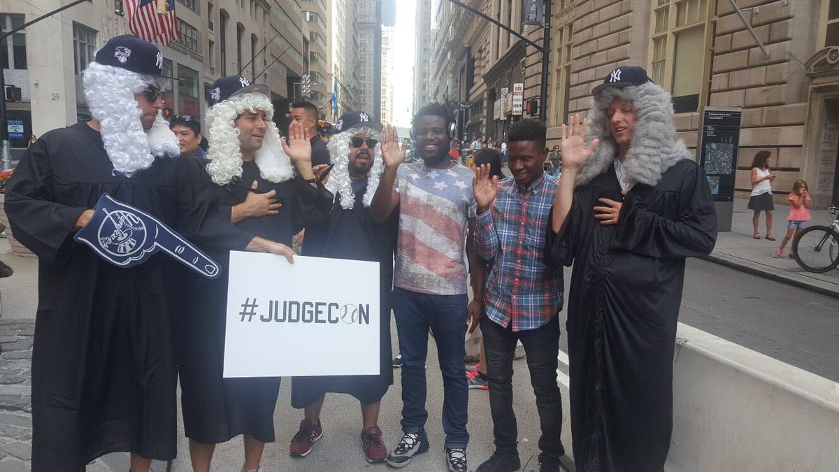ibi_daps's tweet photo. #allrise #judgecon the G.O.A.T. πΆ that HR Derby https://t.co/s649KxKWHw