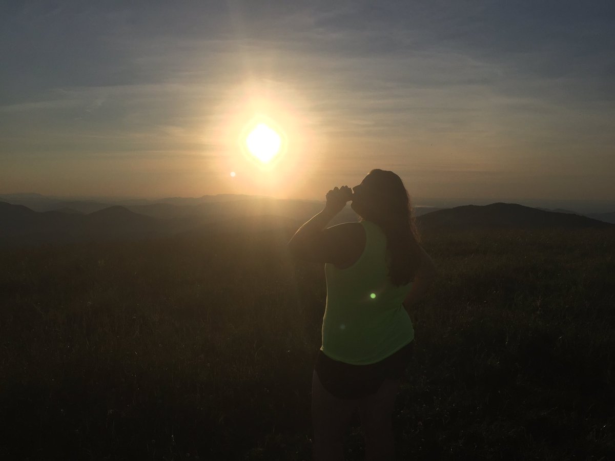 hotmessmarg's tweet photo. just climbed a mountain to chug a beer while the sun sets. these are the times we crack a cold one open for the boys #maxpatchmountain https://t.co/eTuIWMwzny