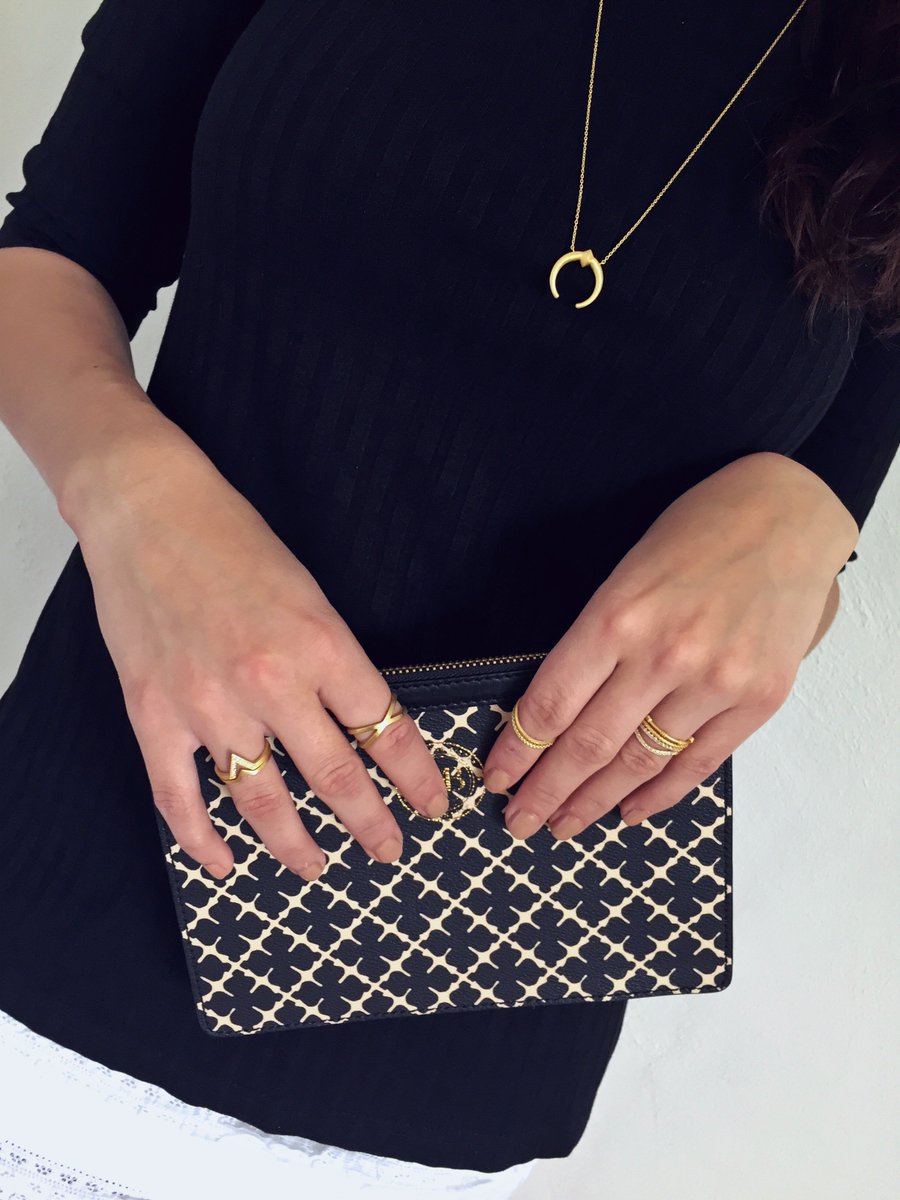 MathildeMereteJ's tweet photo. Details. Jewelry from Hvisk https://t.co/BiLHpdz6zO    #Hvisk #fashion #style #sale #ootd #collage #newin #Gold #Diamond #Festival #Summer https://t.co/8QOVCc0sS2