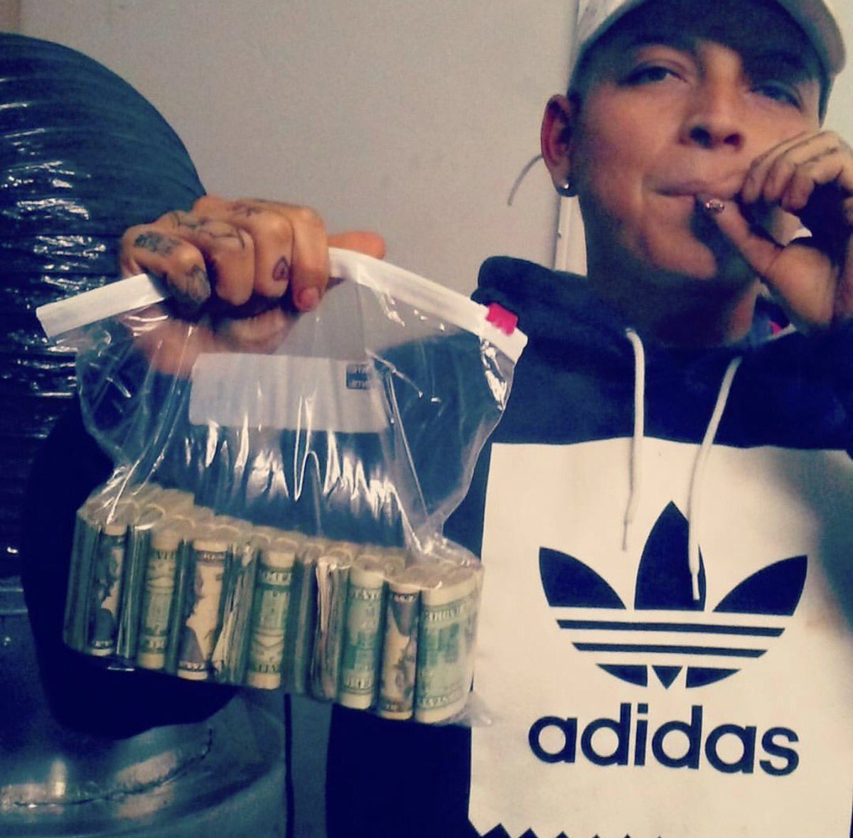 CashMasterEz's tweet photo. Catch-up chump, free bands. 🏪 #findom #paypig https://t.co/kOThUgXmJT