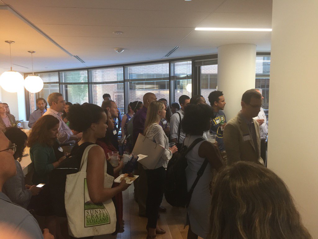 lizziewdc's tweet image. Full house @SXSWedu #meetupdc @chronicle @ShawneeCohn