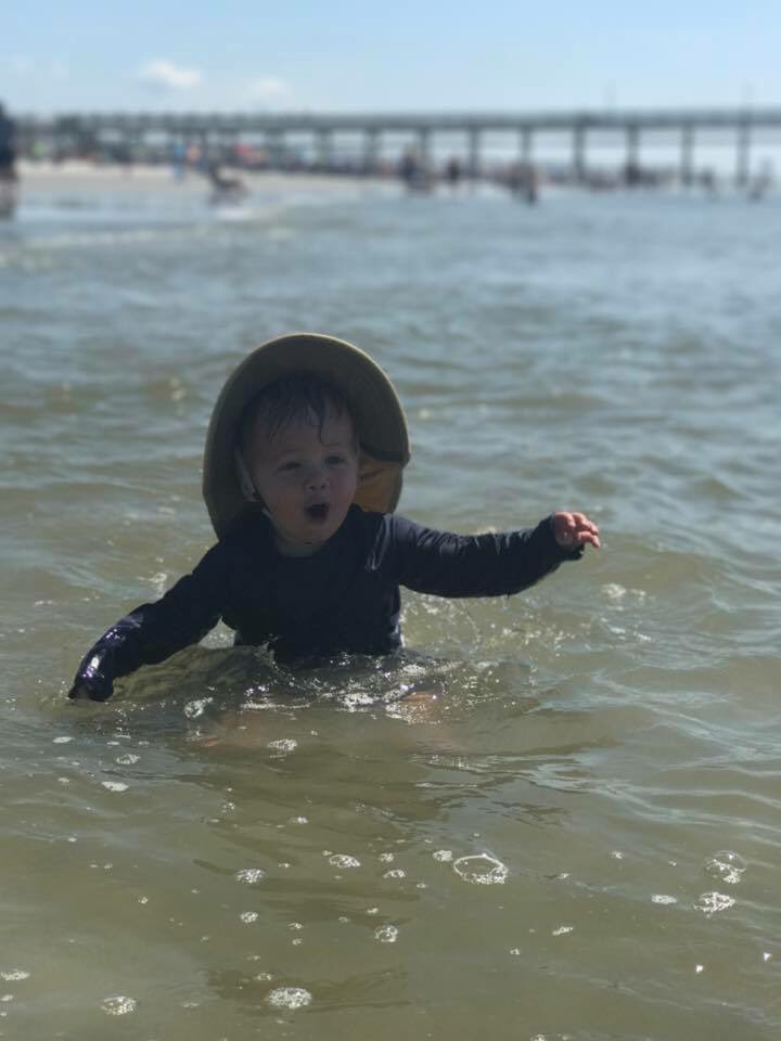 TheoReactionss's tweet image. Going to miss the ocean now since I'm headed home to TX 😭 #ByeByeNC #SummerVibes #AtleastIGetToRideOnAnAirplane