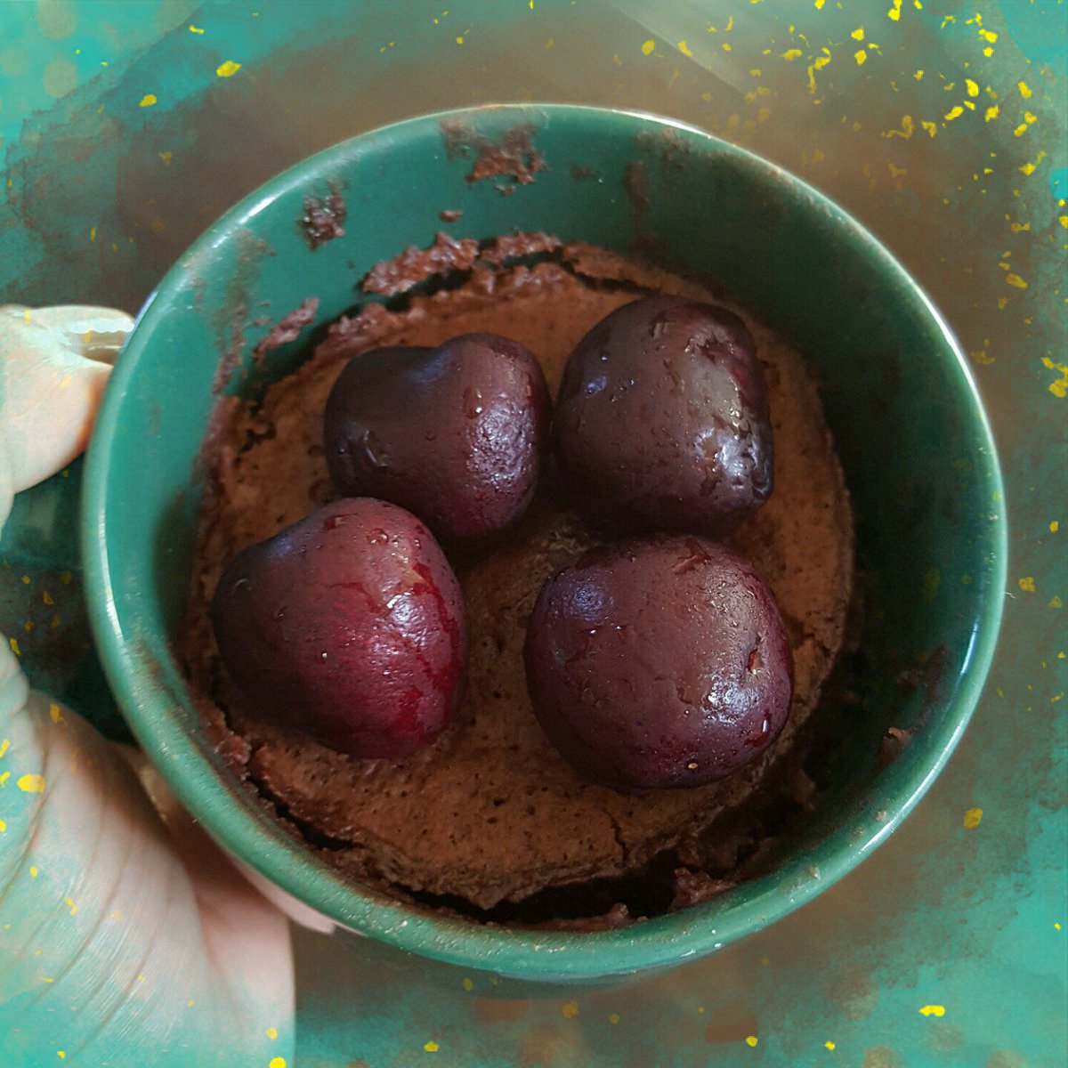 AvaniChokshi's tweet photo. Enjoying a freshly baked dessert in microwave! #howperfectisthat @duncanhines #darlingvoxbox @influenster #contest https://t.co/ftt7DyL5mJ