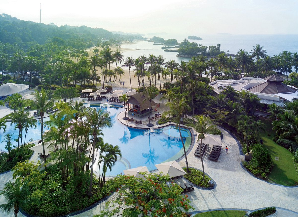10 Most Popular Resorts in Singapore getcardable.com/blog/10-most-p…