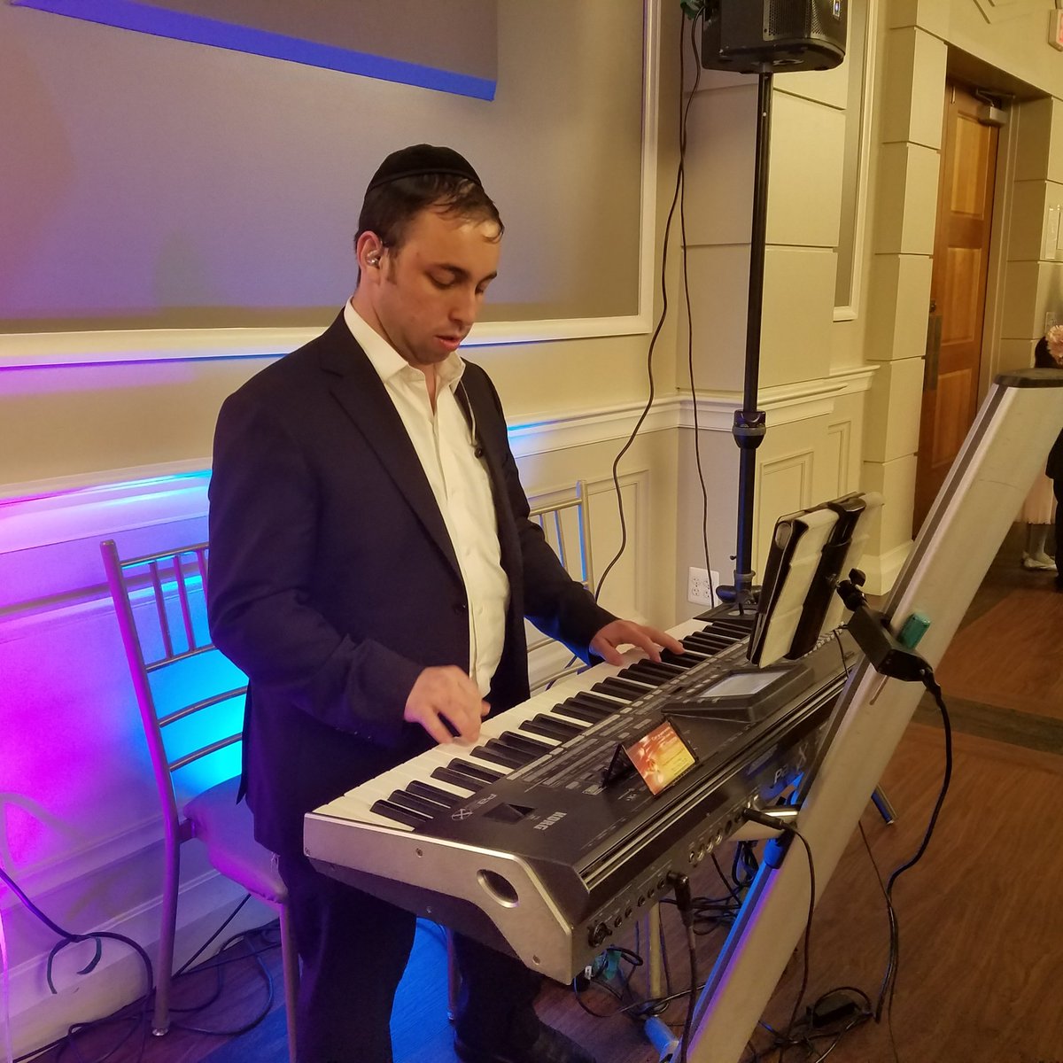 eliepstein's tweet photo. An AMAZING night to end this AWESOME SEASON B"A! #busy #season #baruchhashem #simchos #music #onemanband #rockin #whatAnight #B"A #MusicArt https://t.co/sEaXhkxnlS