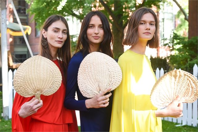 Estheticiangift's tweet photo. @OPI_PRODUCTS for Stella McCartney and Opening Ceremony Resort #2018 #nails #nailpolish #addictedtonails
https://t.co/GZvaF3jUFJ https://t.co/hMwN7AsHgX