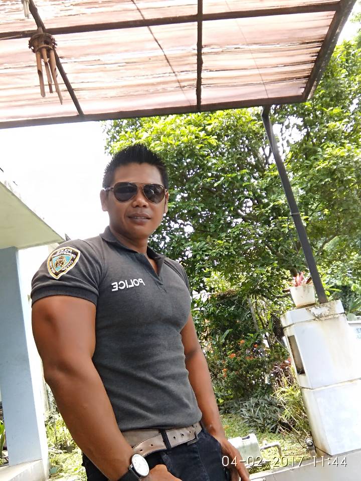 Bnyak yg HOMO ATAU GAY DI TWITER njingggg. Gw gak bodoh. Yg harus nurut kirim foto telanjang gw ke loe"