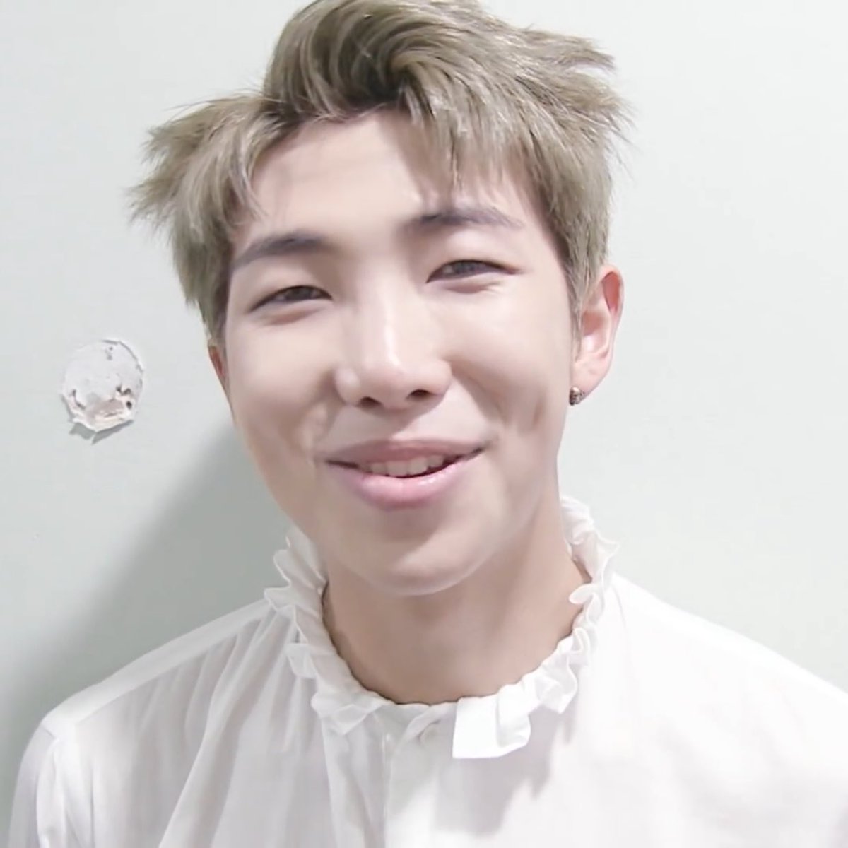 btslqpics's tweet photo. https://t.co/lEeGKOLLJX