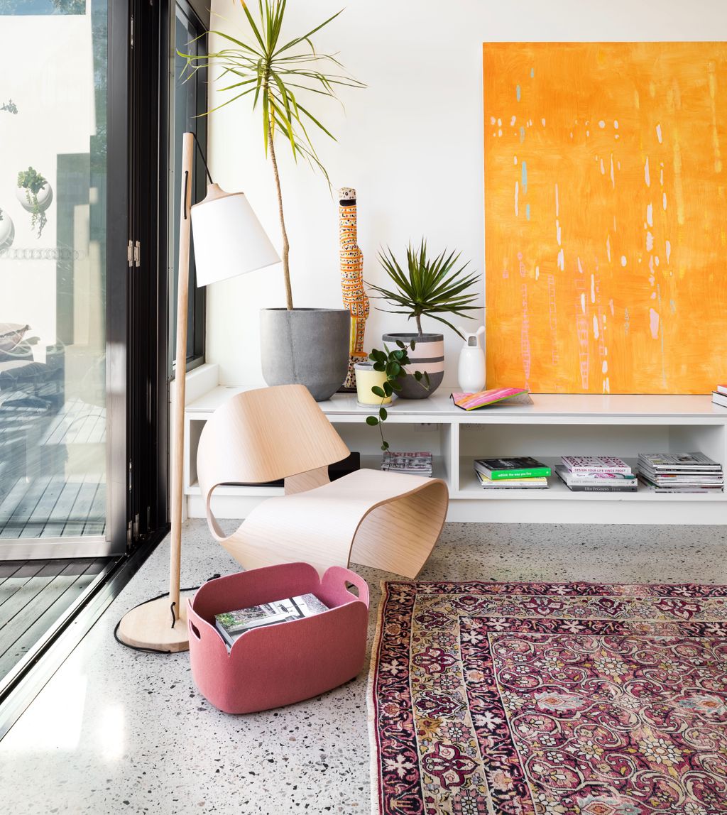 LivingEdgeAU's tweet image. How is this for interior inspiration? The Cowrie Chair is a @MadeInRatio classic! It's paired perfectly with the @muutodesign Pull FloorLamp