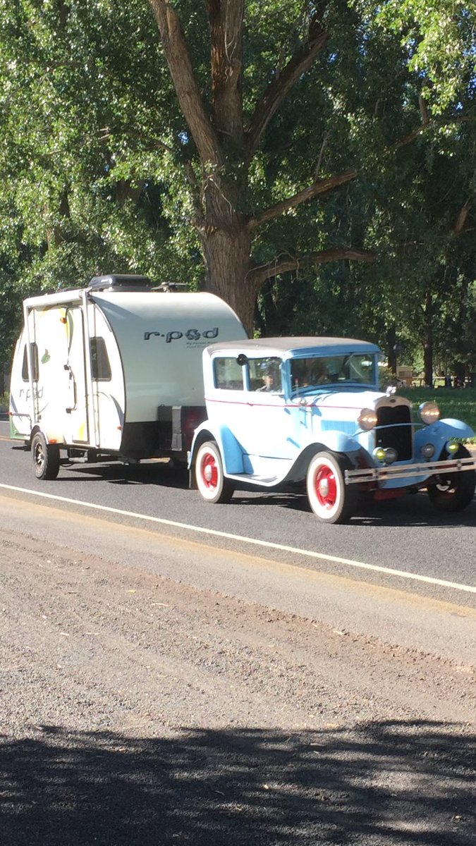 BobbyBobbit14's tweet photo. Everything goes better with an RV!  #wearethepeople https://t.co/QEa1m5HjAl