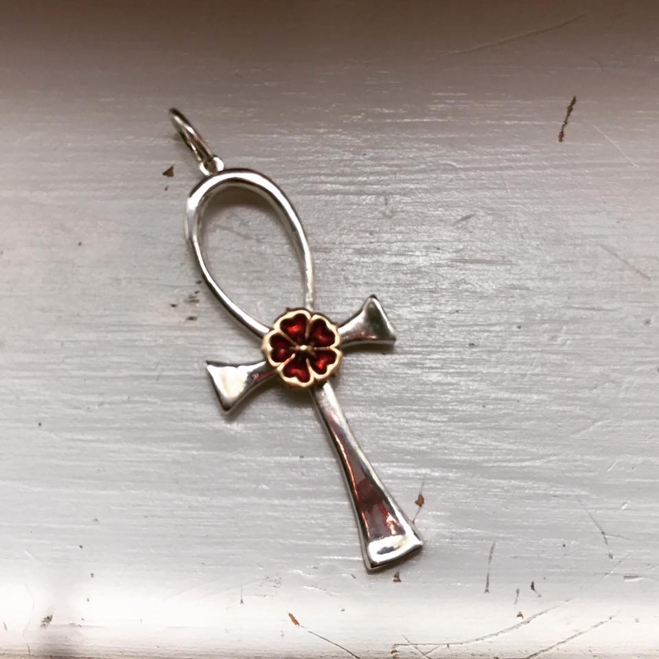 SMetalstar's tweet photo. Newest lovelies fresh off the bench.  Working with cold enamel makes me happy. https://t.co/OniGvAPTpU