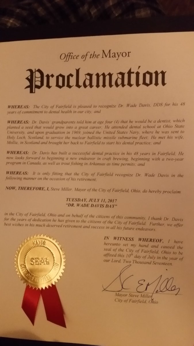 foxteeth's tweet image. A nice gesture for retirement from the mayor.