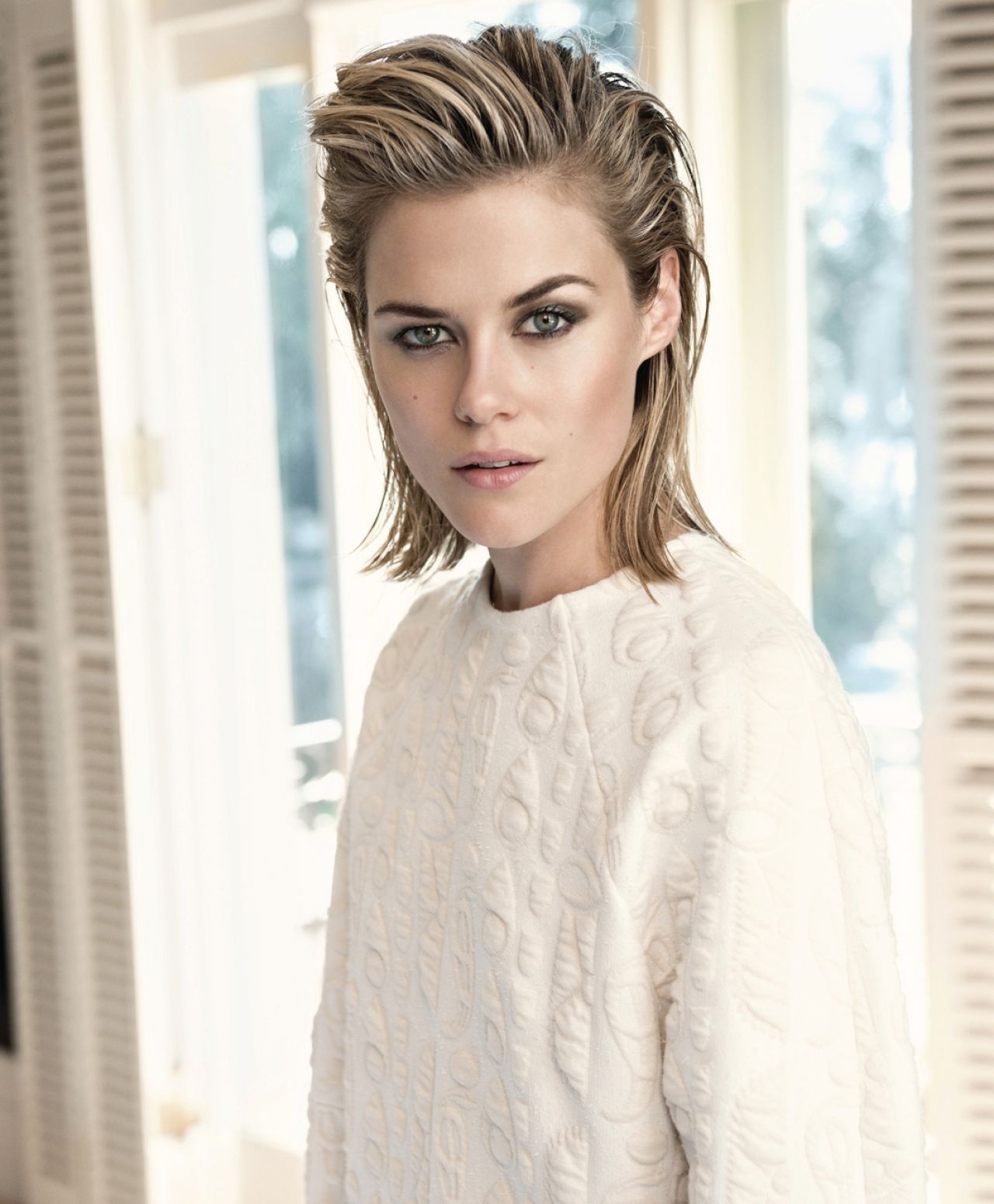 Elicidades a la preciosa Rachael Taylor por cumplir 33 años
Happy birthday 