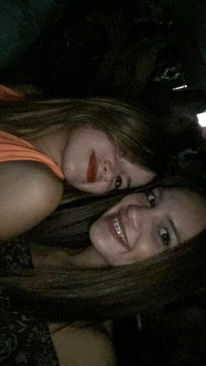 fabiolarafols's tweet photo. hoy cumple una de mis nenas. Happy birthday mi amor, te amo con todo mi heart❤️🥂 #mifab #mejoramiga https://t.co/wIVDz5YNJL