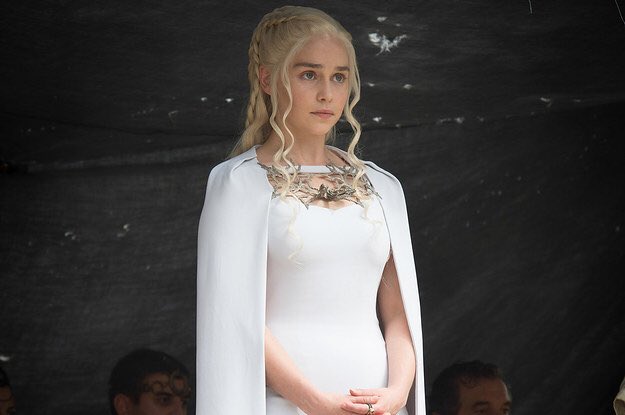 Emilia_Updates's tweet photo. Who did it better? 
RT for Emilia Clarke
Like for Kit Harington https://t.co/omdpOtjnPa