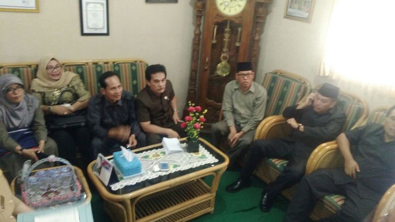 radar_bengkulu's tweet photo. Komisi 3 DPRD Kota Cek Proses PPDB di Sekolah https://t.co/aTmOUCbzf7 https://t.co/xNzoCsiMjH