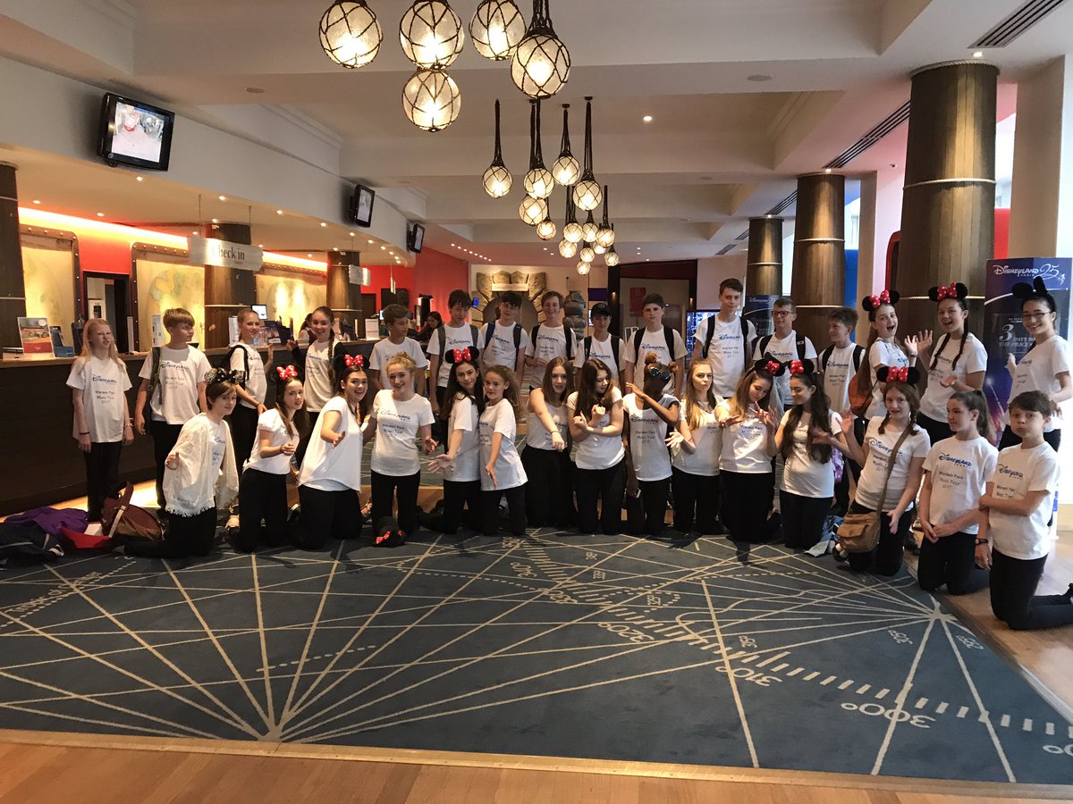 Up nice and early ready for our performance!! ❤️ #wardenpark #disneylandparis #musictour