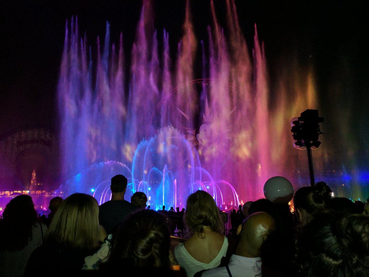 MariamHu's tweet photo. #cctc2017 world of colors at #Disneyland https://t.co/M2gV6TuNoW