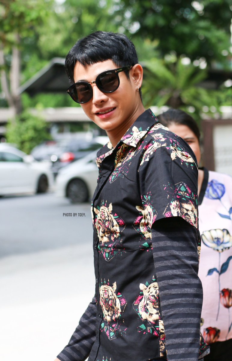 photobytoey's tweet photo. 🐯🌳 
#โทษที่เอาแต่ใจ #เป๊กผลิตโชค #peckpalit #Peckpalitchoke #palitgallery https://t.co/uHbSyhQFax