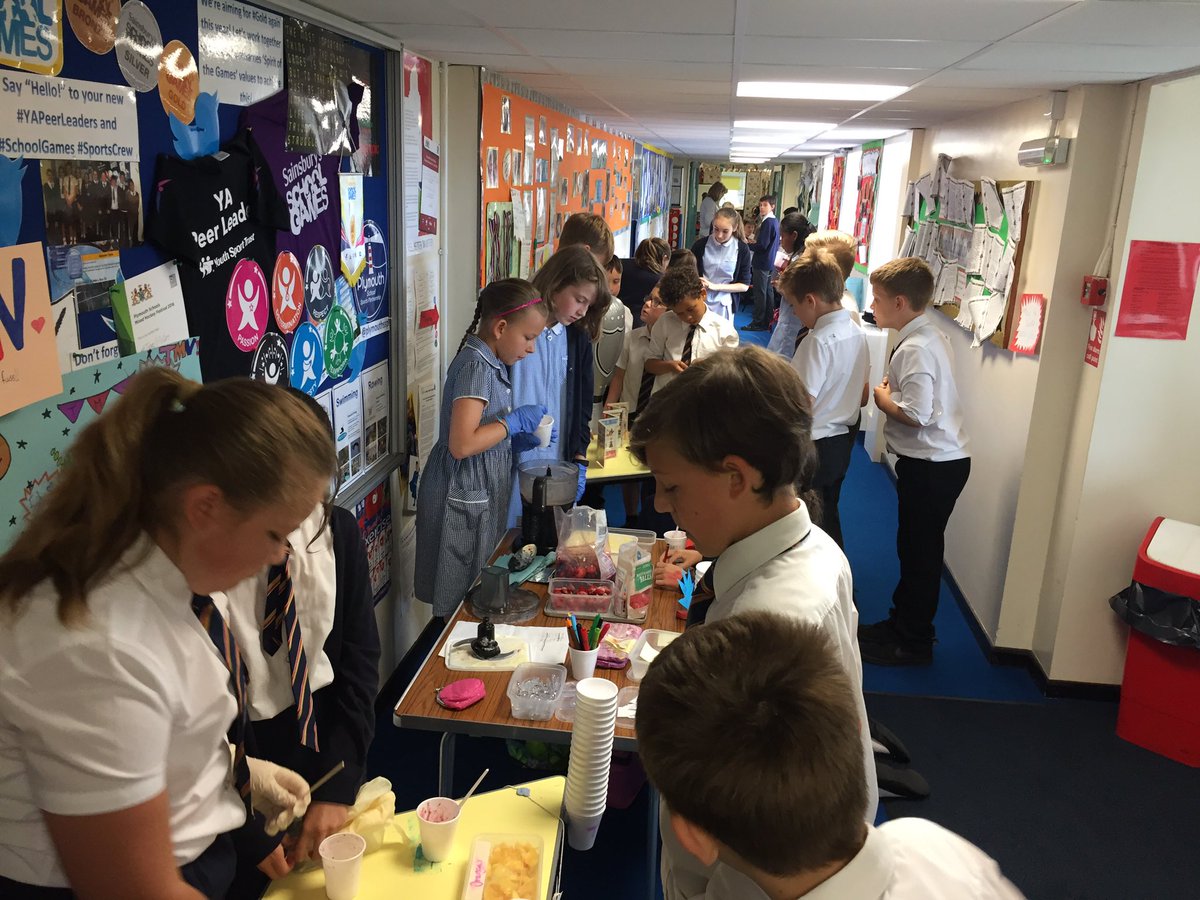 Y6StPetersRC's tweet photo. #Y6 are busy again with #Day2 of @youngenterprise #FiverChallenge Improving on yesterday's lessons to be learned! #CASTSchools https://t.co/Qwaa3q8Sa8
