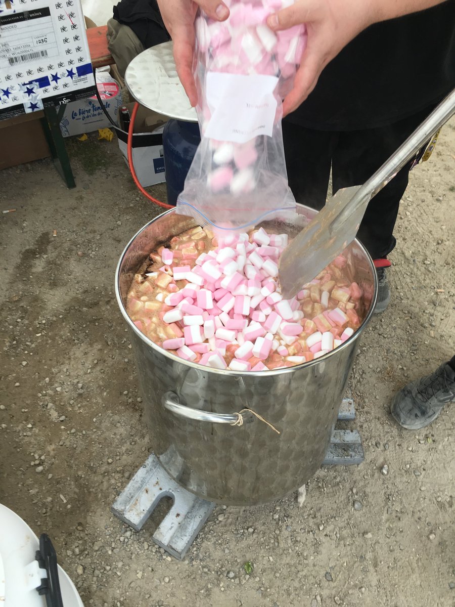 When your brew looks like fireworks :
Thx again @NamurBiere for having hosted us.