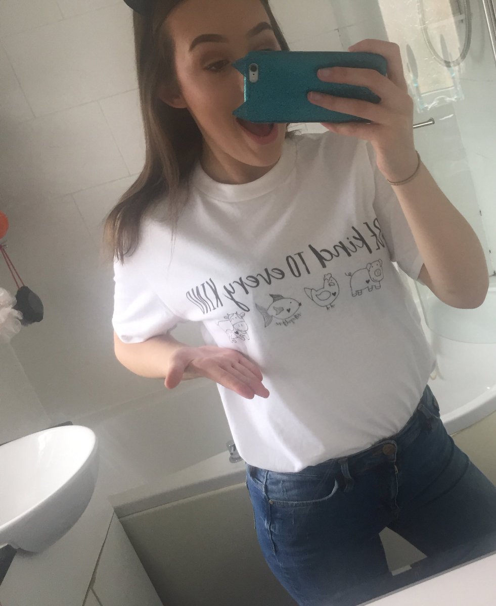 excusemyari's tweet photo. #QuishaRoseMerch #APClothing Be kind To every KIND ๐ท๐๐ ๐ฎ early 17th bday present to myself!! thank you @quisharose love youโค https://t.co/JcprgpNNbP