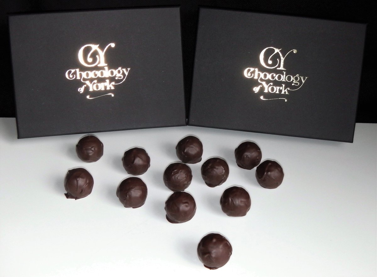 1st round of R&amp;D.
Masons Gin trials ready for tasting 😋
Traditional &amp; Vegan truffles
#Gin #chocolate #Vegan #DairyFree #freefrom