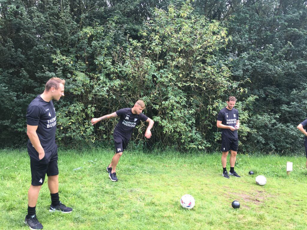 ⚽️ | Een voetbaltechnisch verantwoord teamuitje! Selectie en staf brachten gisteren een bezoek aan <a href="/PPGolfBussloo/">PP Golf Bussloo</a>.
ga-eagles.nl/voetbaltechnis…