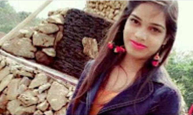 IamDrAnilSingh's tweet photo. @chetan_bhagat D most easiest target on #Indian soil is #Hindu n bloody #Muslim hs objection even if v says truth. #Junain #RiyaGautam n #Amarnath r equal https://t.co/VvHjvxXGlM