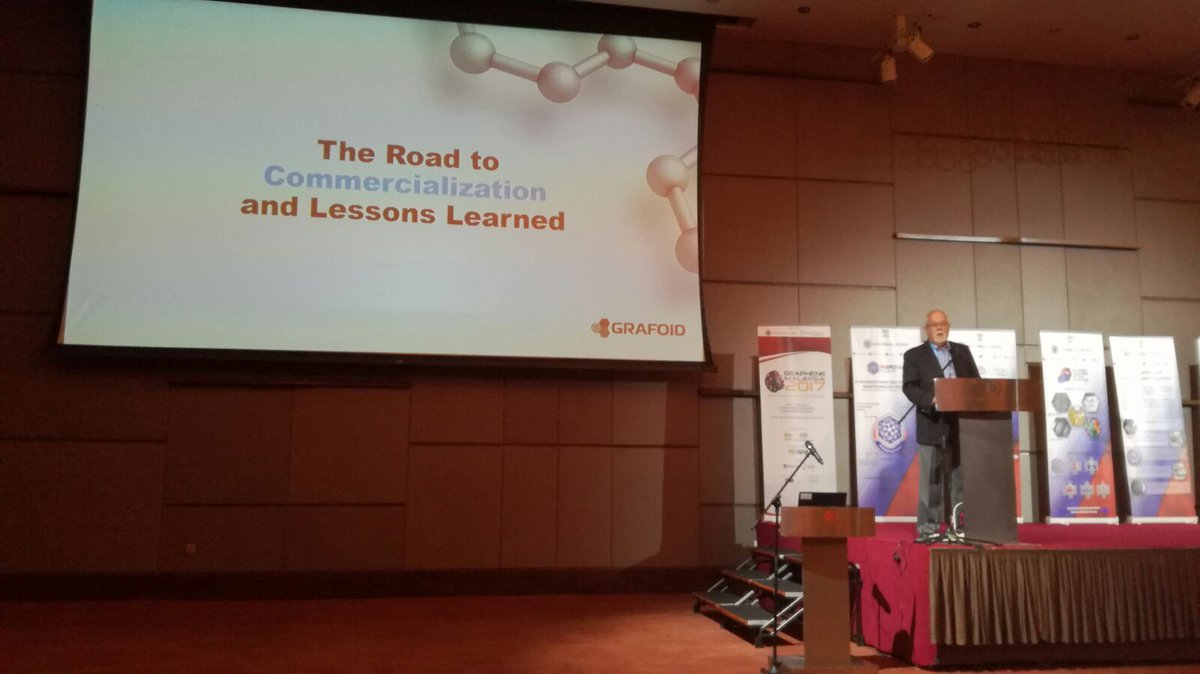 GrapheneMY's tweet image. #GrapheneMalaysia day 2: Chester Burtt (@GRAFOID ) presenting "The Road to Commercialization and Lessons Learned" @GrapheneMY 2017 #graphene