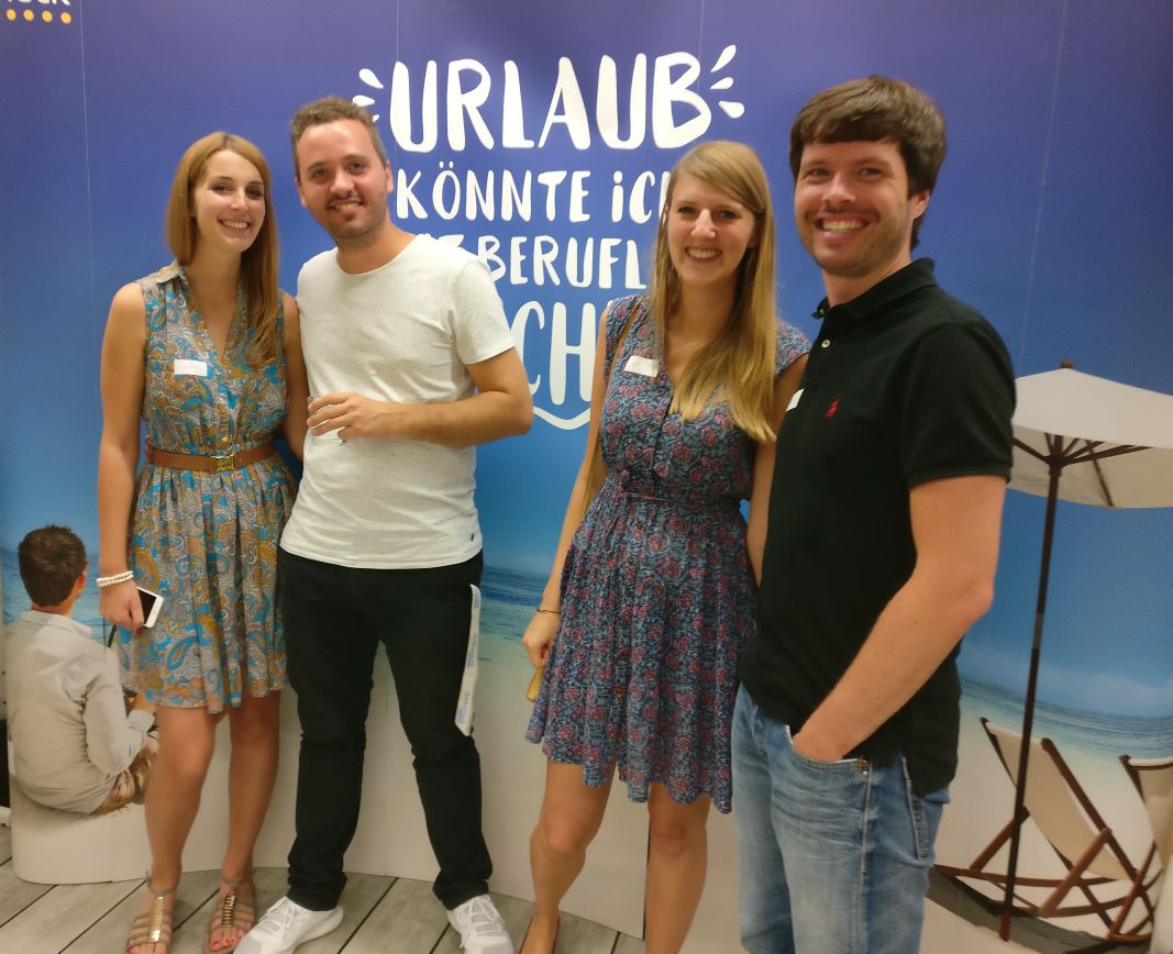 HolidayCheckGrp's tweet photo. Gestern wurde beim @DoWorkYouLove_ Event fleißig Networking betrieben und viel gelacht! #urlaubkönnteichechtberuflichmachen #holidaycheck https://t.co/pLKcWUonEE
