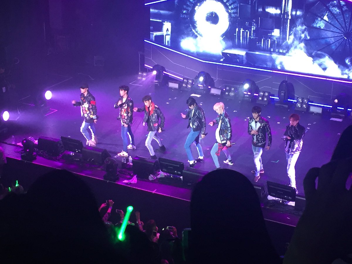 msxannle's tweet photo. Anniversary of #FLYinLA ~ Met GOT7 for the first time & experienced the most amazing moment with Jackson😭💕 I will never forget this day.. https://t.co/rBqoc2wna8