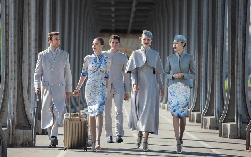 ハリーポッターに出てきそう！中国・海南航空の乗務員制服が魔法使いみたいでカッコいい！