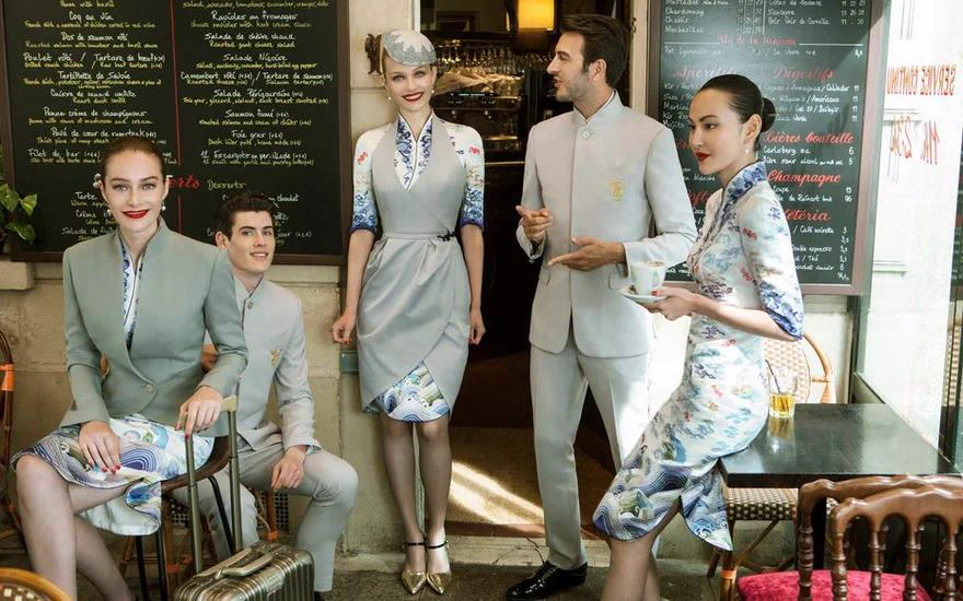 ハリーポッターに出てきそう！中国・海南航空の乗務員制服が魔法使いみたいでカッコいい！