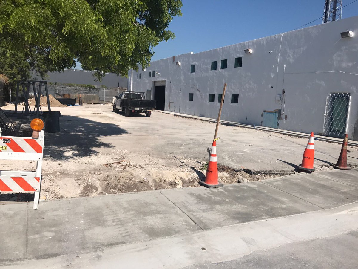 hernanauguste's tweet image. El proyecto va tomando color y pronto inauguraremos este nuevo club en Miami! Se viene @WynwoodPadel en unos meses!!