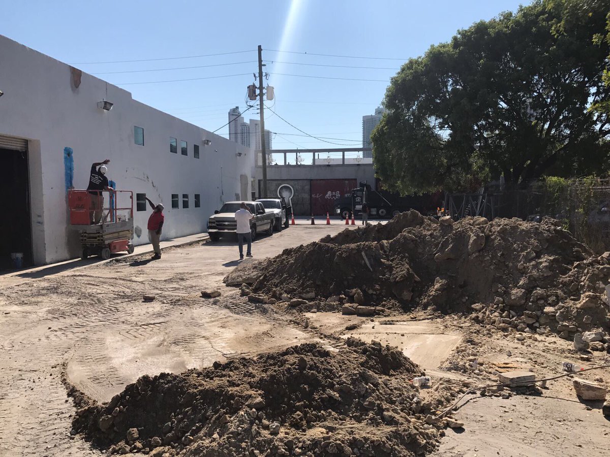 hernanauguste's tweet image. El proyecto va tomando color y pronto inauguraremos este nuevo club en Miami! Se viene @WynwoodPadel en unos meses!!