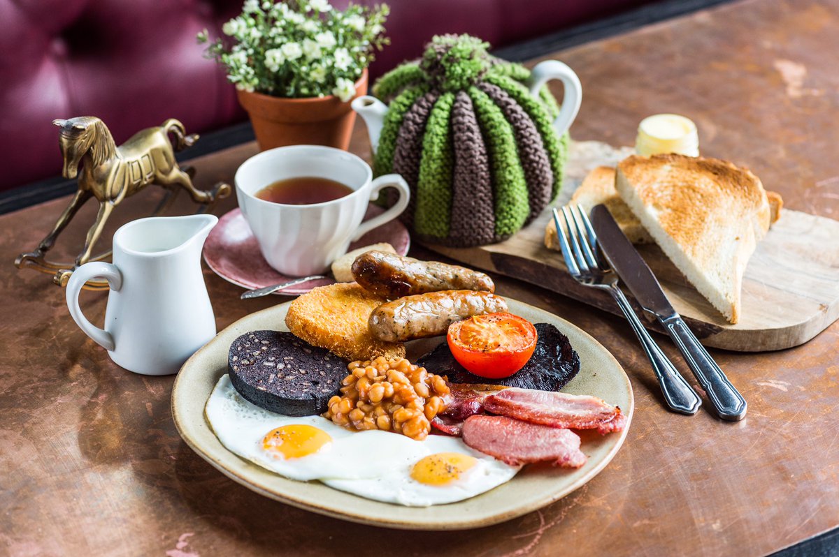 Don't let the weather bring you down! Head to @BrownsMansfield for a delicious full monty with all the works! #fullenglish #Curiousfood