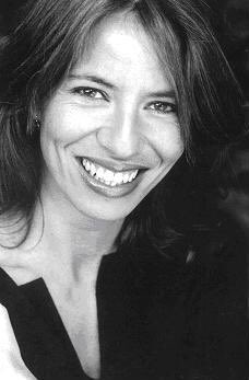 #BuenosDias saca tu mejor sonrisa aunque no tengas motivos para ella.los dolores desaparecerán #Supergirl