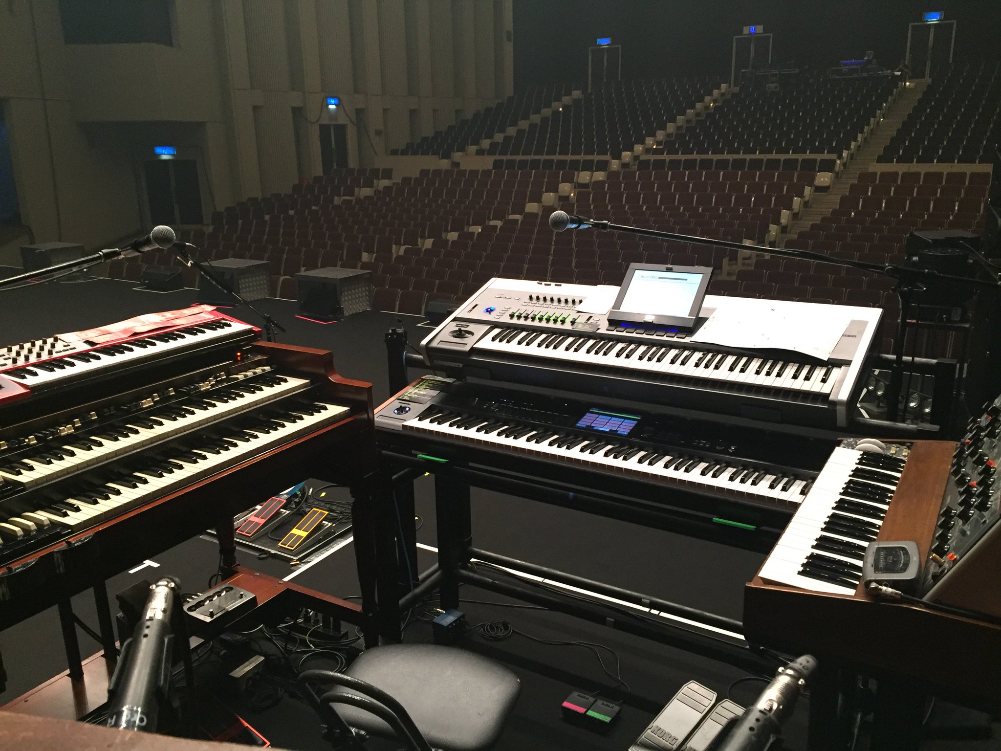 増田隆宣 2年ぶりb Zツアー いよいよ今夜 鹿児島showcaseからスタートです キーボード群も安定のセッティングで 日置 生一丁 増田隆宣 2年ぶりb Zツアー いよいよ今夜 鹿児島showcaseからスタートです キーボード群も安定のセッティングで 日置 生一丁