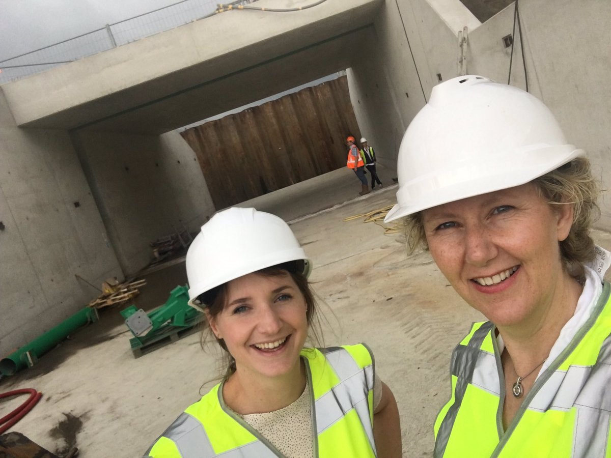 Astrid Aarts (@gebiedscom) on Twitter photo Werkselfie: mooi moment voor <a href="/GRNReijerwaard/">GRNieuw Reijerwaard</a> nieuwreijerwaard.eu/www/Actueel2&i… @LeonieWijsman Werkselfie: mooi moment voor <a href="/GRNReijerwaard/">GRNieuw Reijerwaard</a> nieuwreijerwaard.eu/www/Actueel2&i… @LeonieWijsman