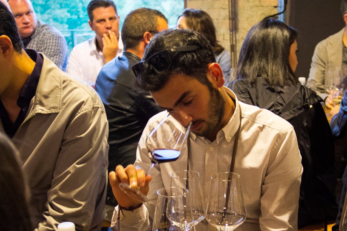 Avete mai fatto una verticale sonora?
Scoprite la nuova frontiera delle degustazioni nell'intervista a #AudiodiVino
michelechiarlo.it/news/wine-buds…🍷