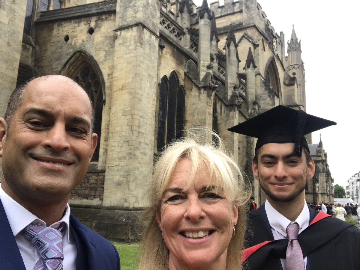 jspeedjunkie's tweet photo. #Graduation #Firstclass #Honours #veryproud #MummyDaddy https://t.co/PggAE34Wfr